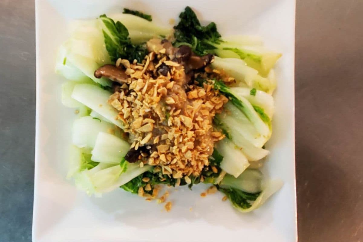Steamed Baby Bok Choy (香菇蒜香小白菜)