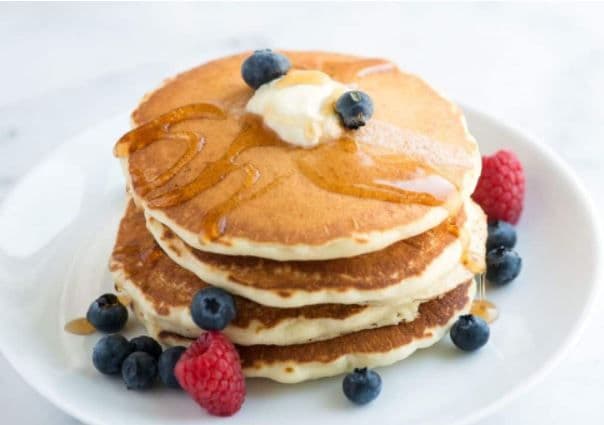 Day & Night ButterMilk Pancake and Berries (4 Pcs)