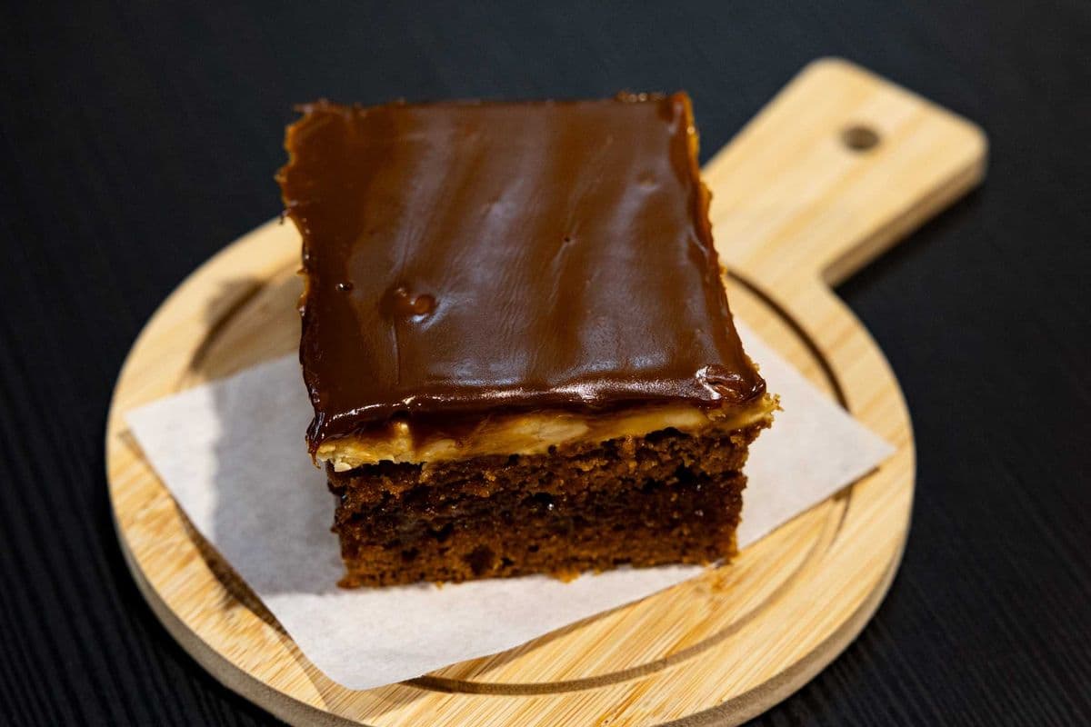 Tofe Puding and caramel cake - Slice