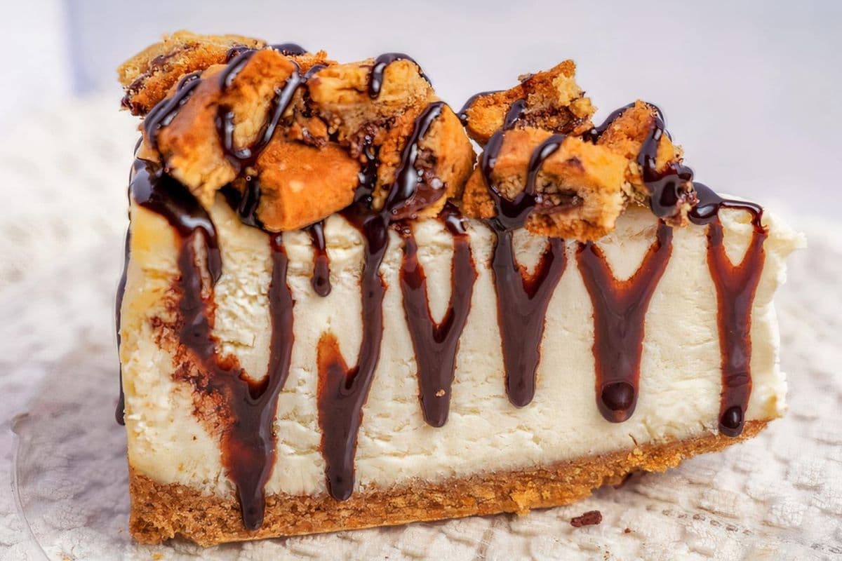 Chocolate Chip Crumble Cheesecake (1 pc)