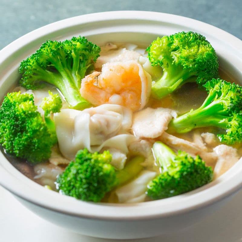 Mixed Vegetables, Seafood & B.B.Q. Pork Wonton Soup (Large) 窩雲吞 (大)