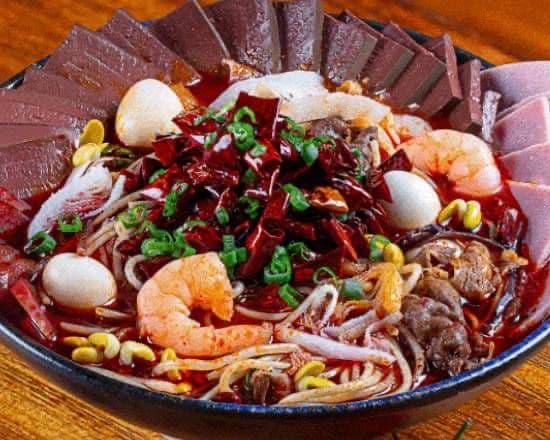 Blood Curd with Chilli Sauce Rice Noodle (毛血旺米綫)