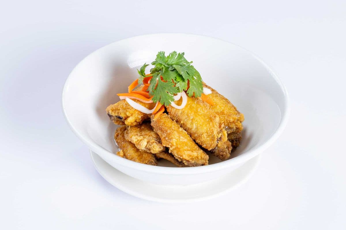 5. Deep Fried Chicken Wings with Fish Sauce (1 lb) / (Canh Ga Chien)