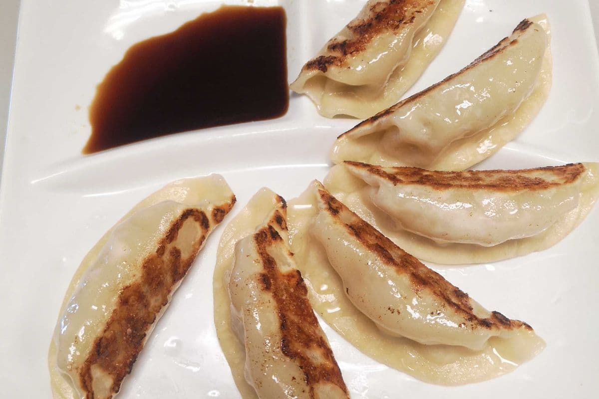 Pan Fried Gyoza (6 pcs)