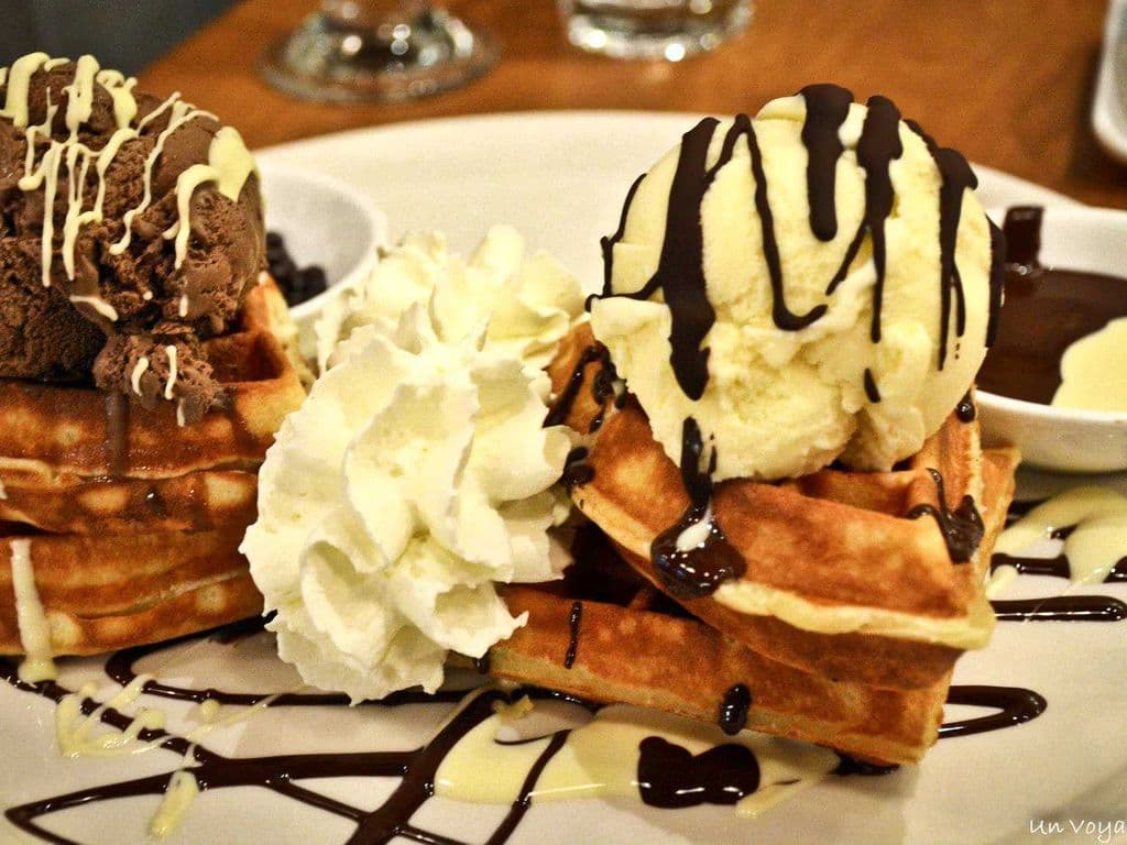 GAUFRE EN NOIR ET BLANC / BLACK & WHITE WAFFLE