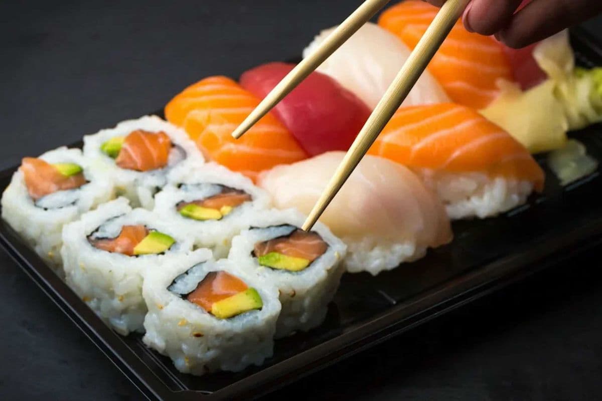 12 pcs sushi and Nigiri Mix