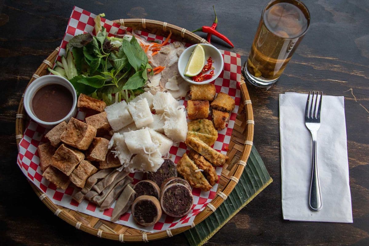 S03. Fried tofu, Sliced Pork, vermicelli & fermented shrimp sauce