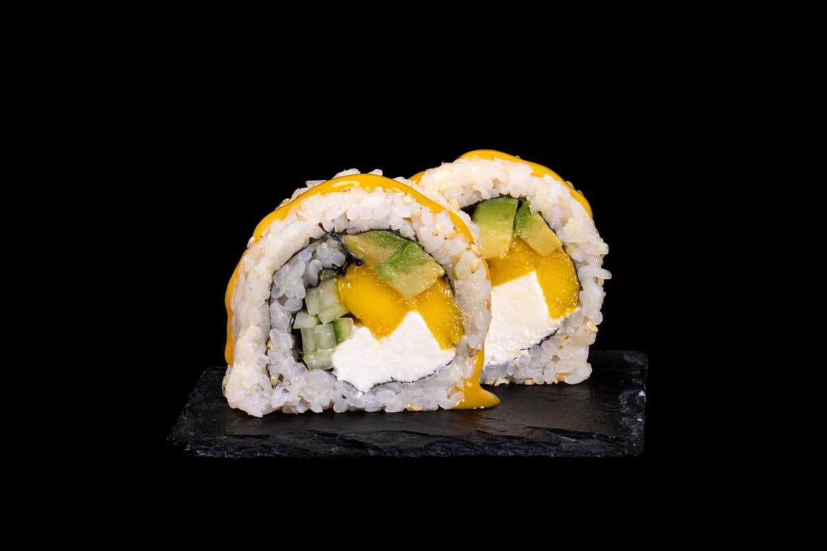 R17. Mango Cheese Roll (8pcs)