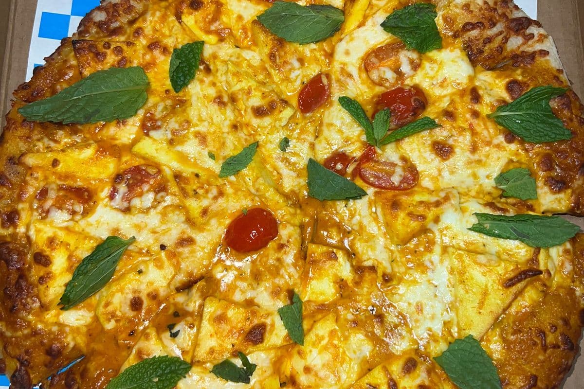 Shahi Paneer Pizza