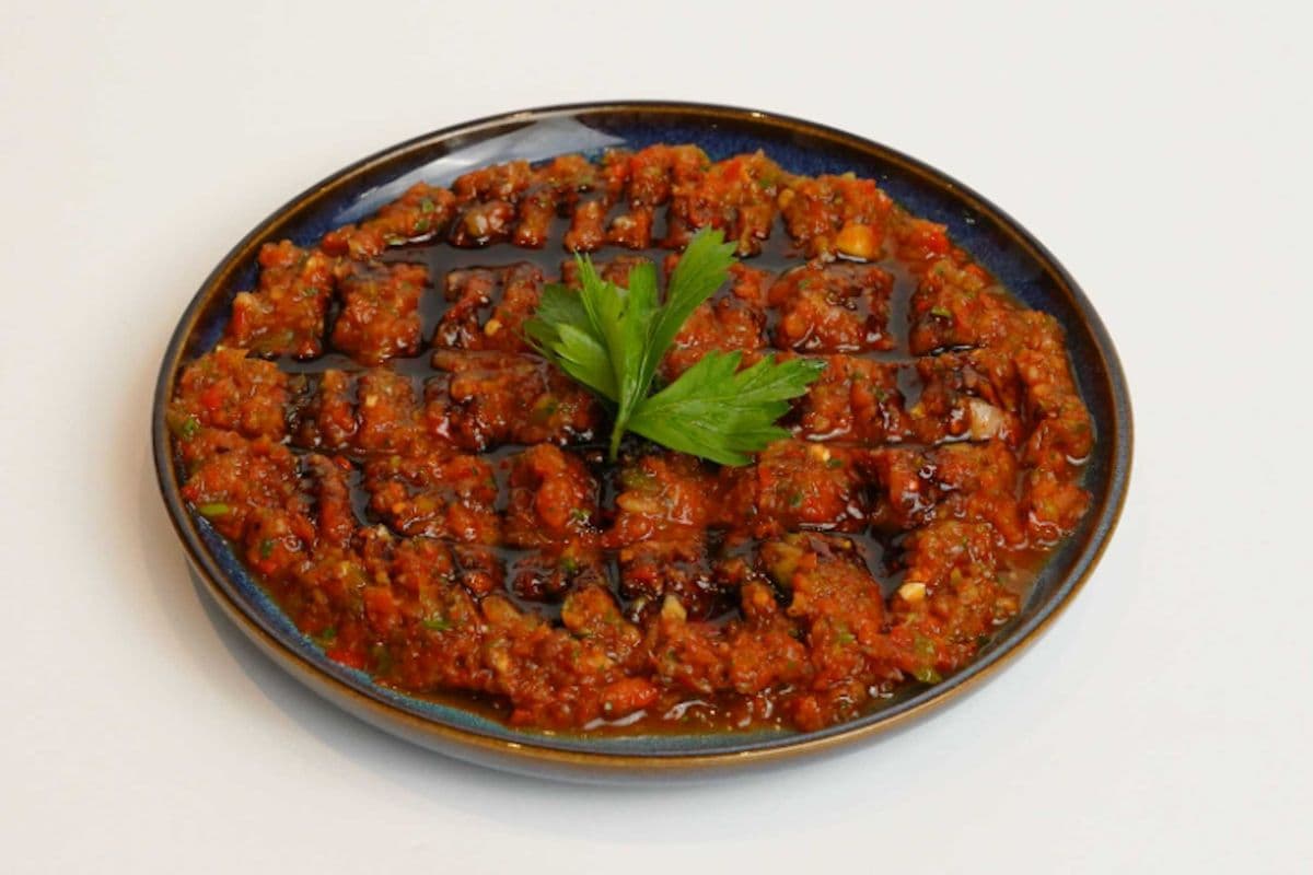 Spicy Mashed Salad (Ezme)
