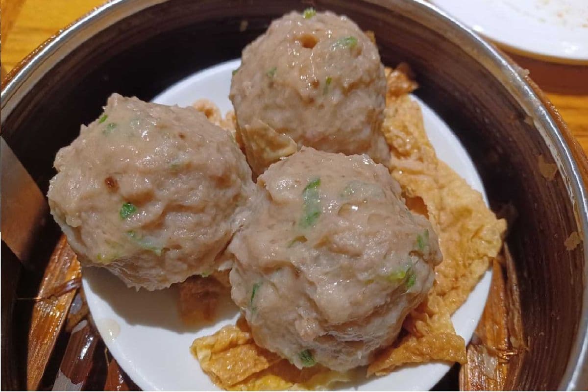 62C. Steamed Beef Balls (3 pcs)