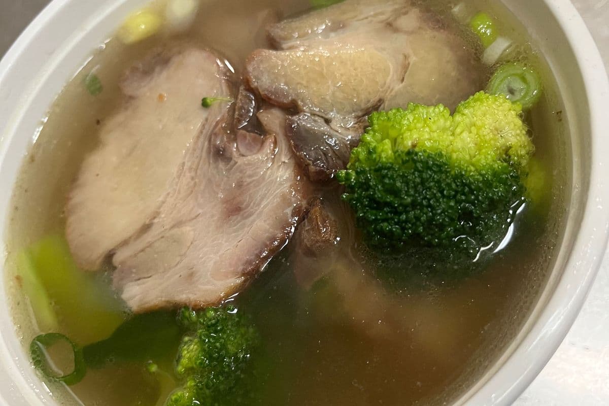 Wonton with BBQ Pork Soup叉烧云吞汤