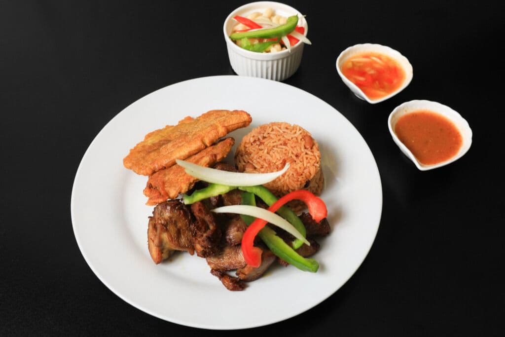3. Repas fritay dinde / Fried Turkey Meal