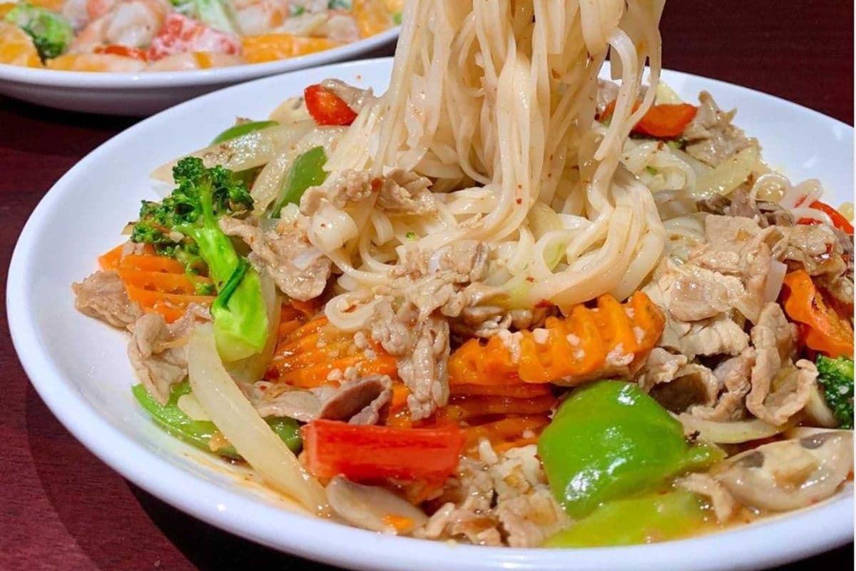 76 Satay Rice Noodles Beef