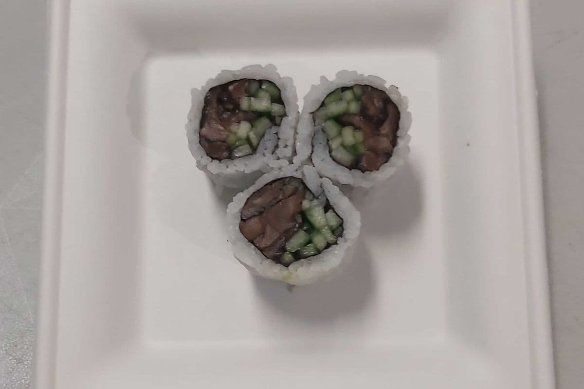 55.Mushroom with Cucumber Roll (6 pcs)
