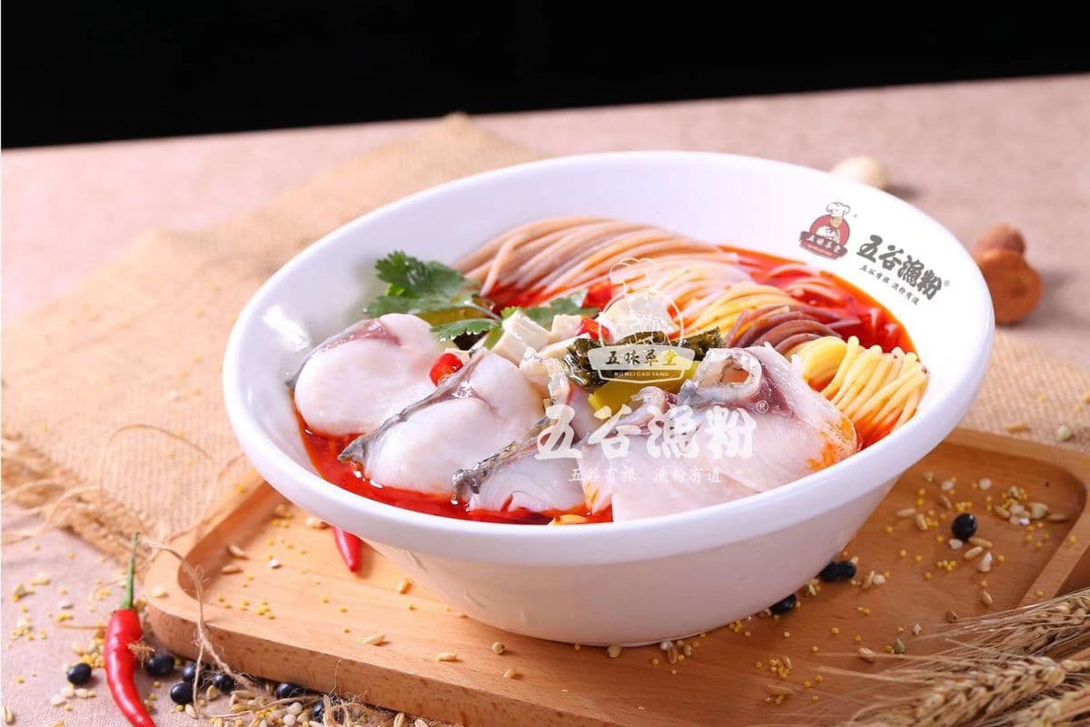 Grains Rice Noodle with Spicy Pickled Cabbage Soup
