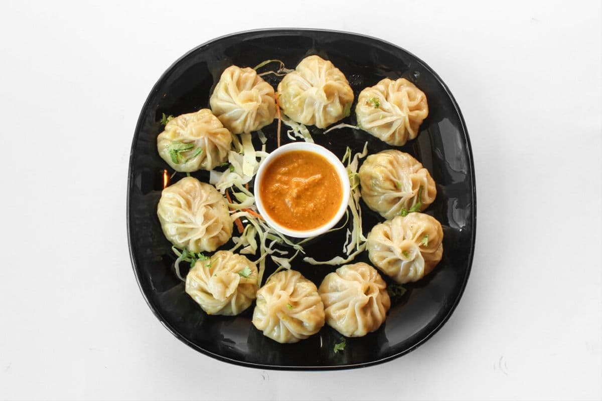 Veg Momos (10 pcs)