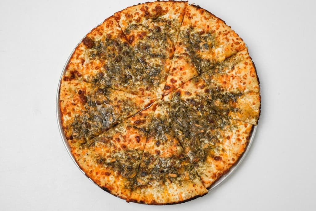 🌿 Pesto Cheesy Pizza