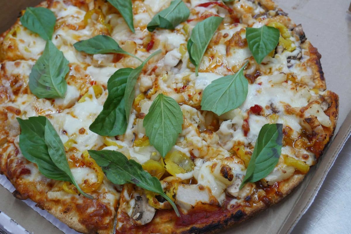 12" Medium Thai Sweet Chili Chicken Pizza