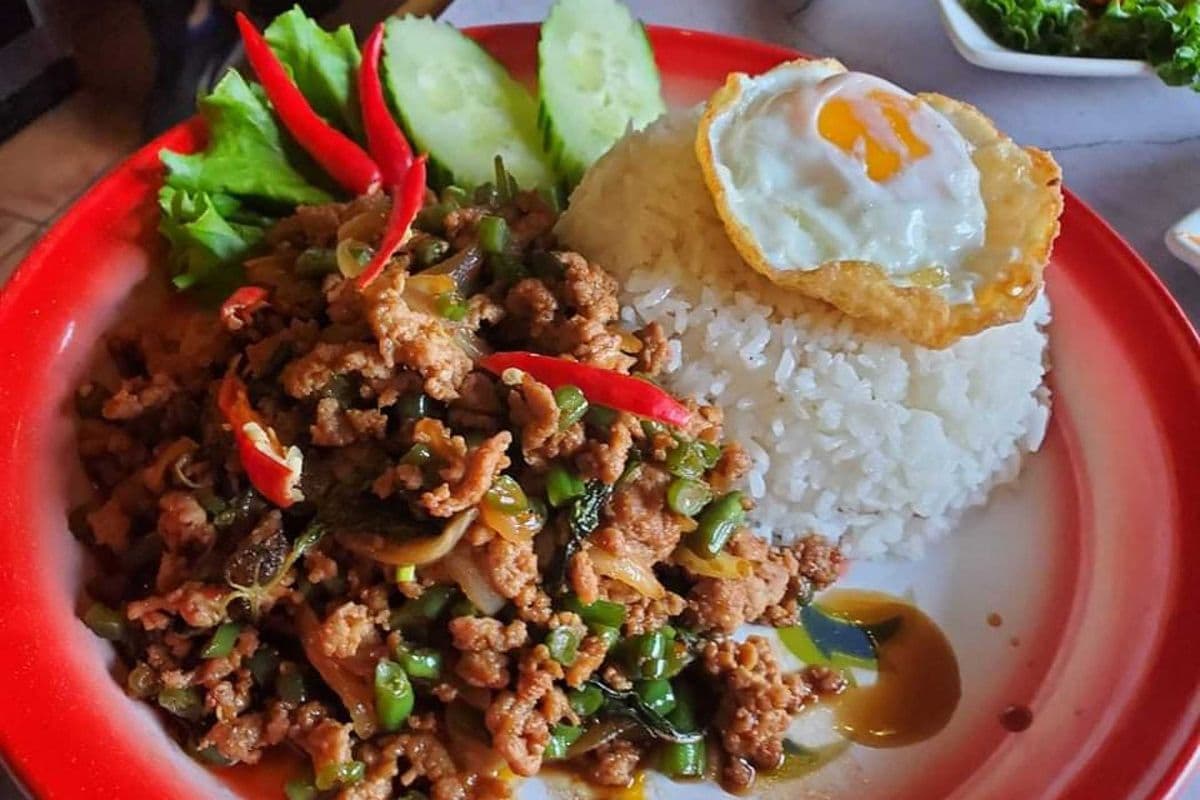 K1. Thai Basil and Chili Stir-Fry with Egg - Pad Kra Paow Khai Dao