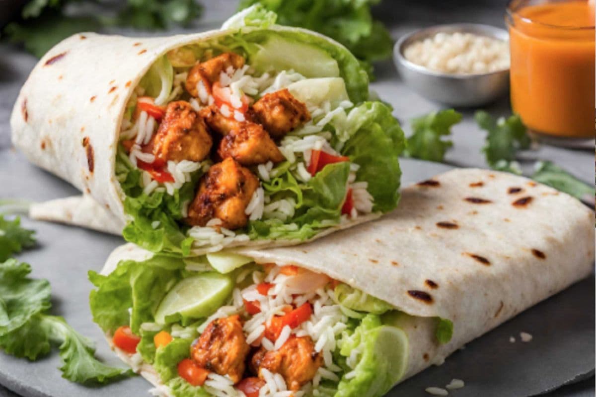 Tandoori Chicken Wrap (served with nachos & salsa)