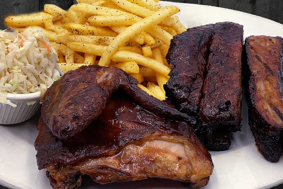 3 côtes St-Louis avec poitrine de poulet / 3 St-Louis Ribs with Chicken Breast