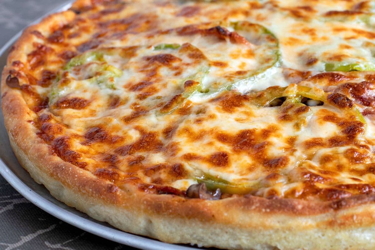 #6 Cajun Chicken, Onions, and Banana Peppers Pizza
