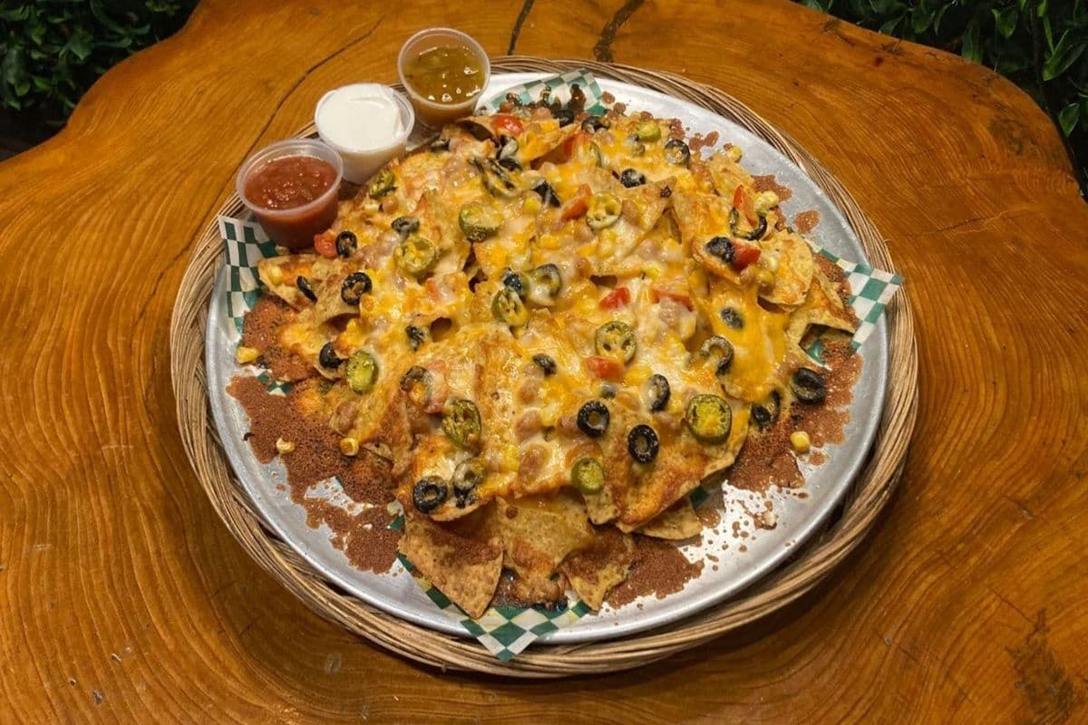 Large (16") Nachos