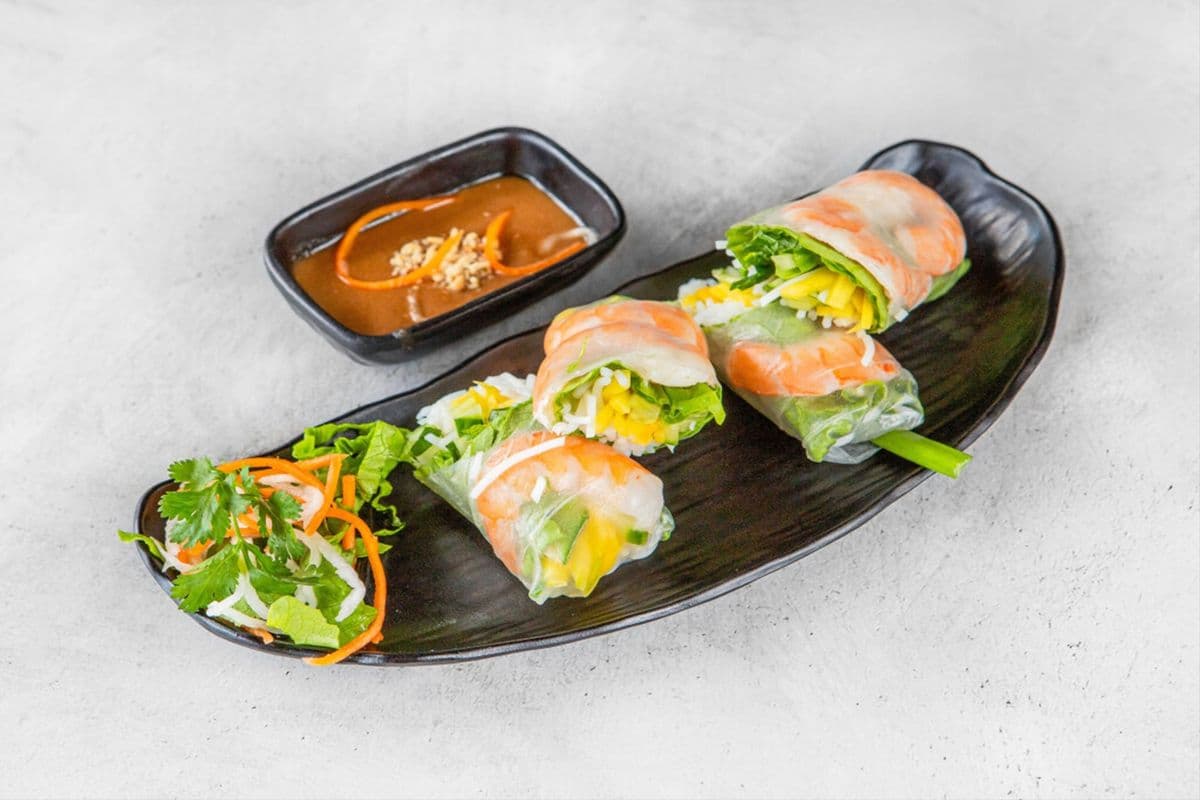 1. Fresh Shrimp Rolls (Gỏi Cuốn Tôm)