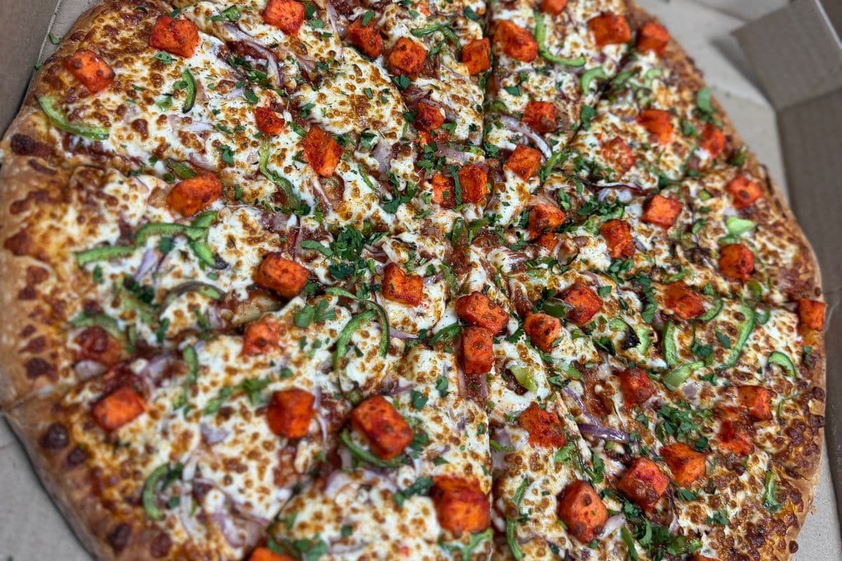 Tandoori Paneer Pizza