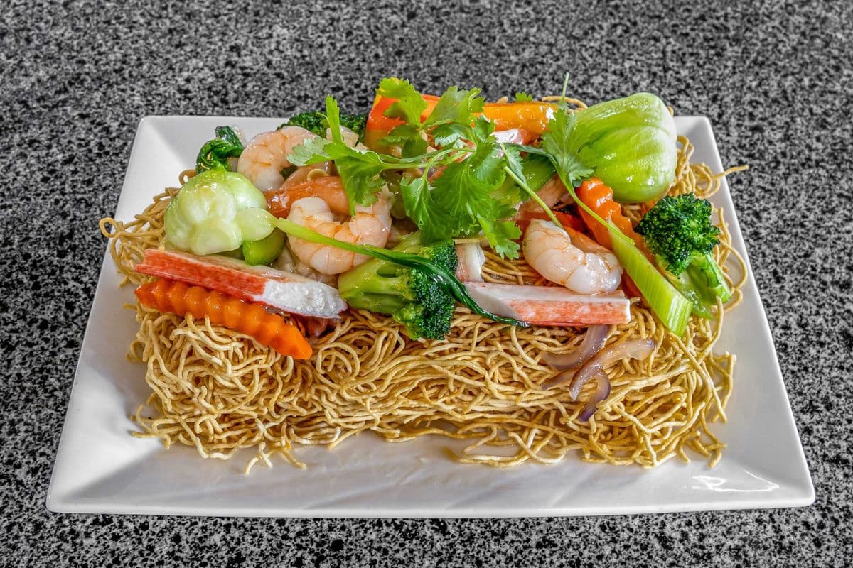 28. Crispy Fried Noodles with Seafood Stirfry