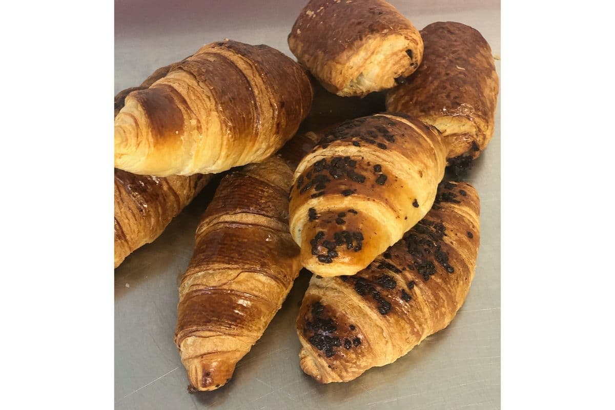 1 Dz pâtisseries grand choix du chef / 1DZ Mixed Big Pastries