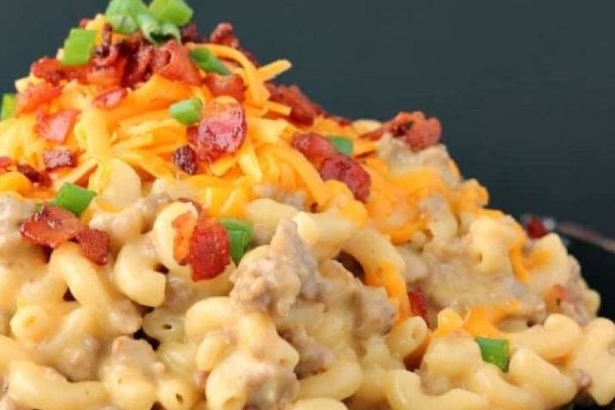 Day & Night ***DEAL*** Bacon Cheese Burger Mac N’ Cheese
