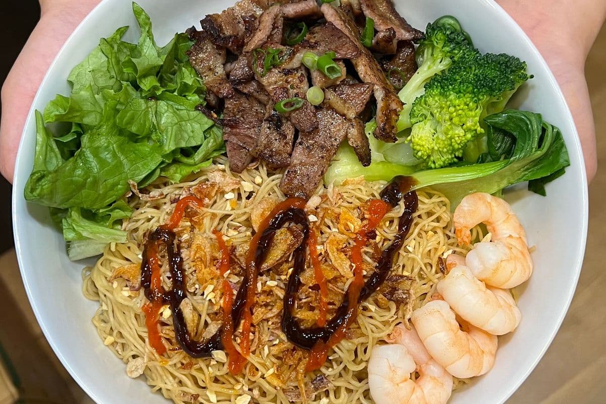 M5. Dry Egg Noodle with BBQ Pork and Shrimp