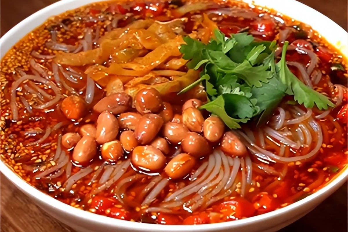 A3 Spicy and Sour Sweet Potato Noodles(重庆酸辣粉)