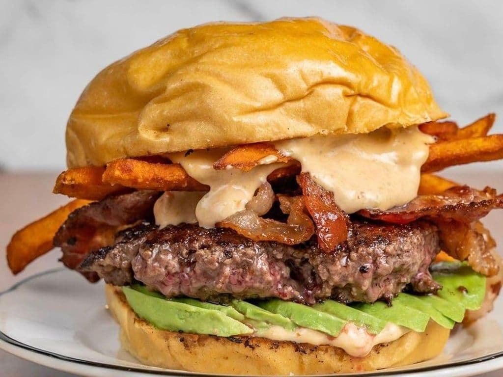 LA MERE DES BURGER/MOTHER OF ALL BURGERS