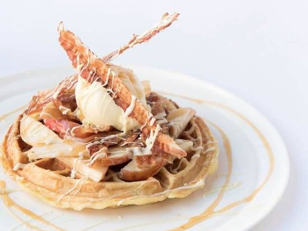 GAUFFRE POMMES ET BACON / APPLE & BACON WAFFLE