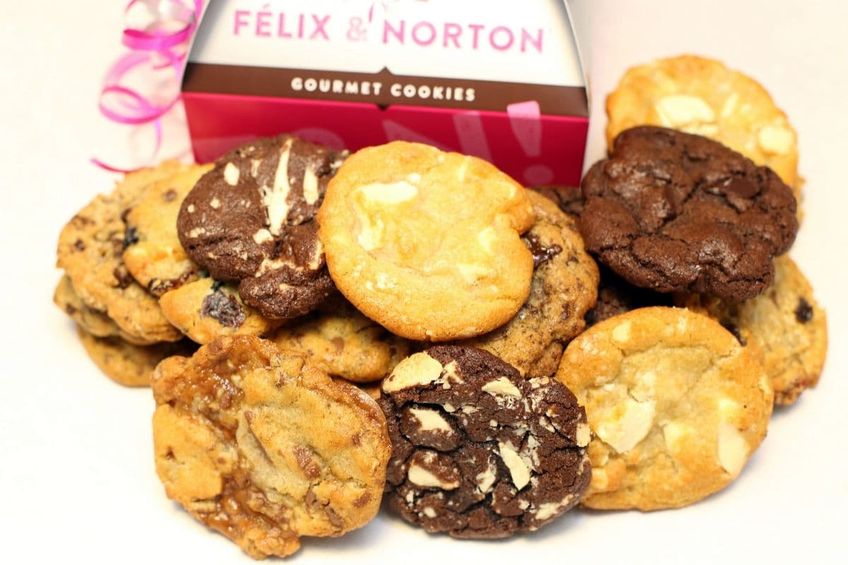 Biscuits (12 pcs) / Cookies (12 pcs)
