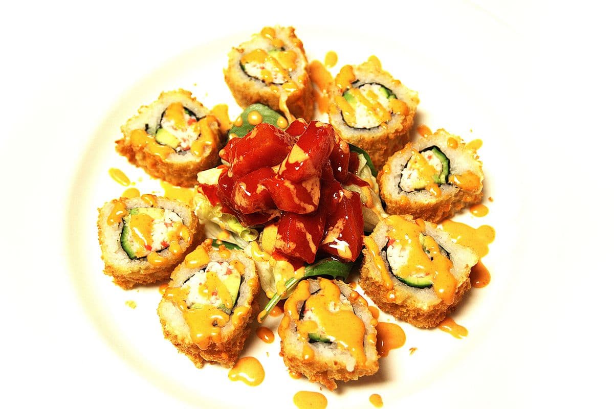 Volcano Roll (8 Pcs)