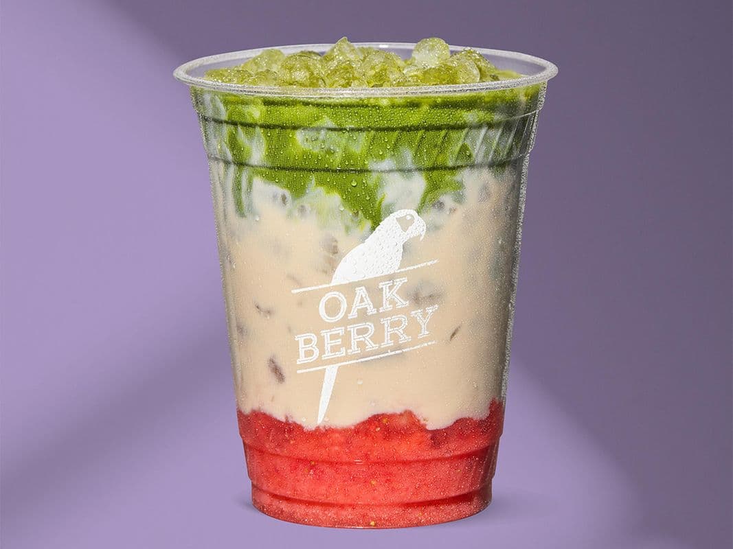 Iced Strawberry Matcha Latte (16oz)
