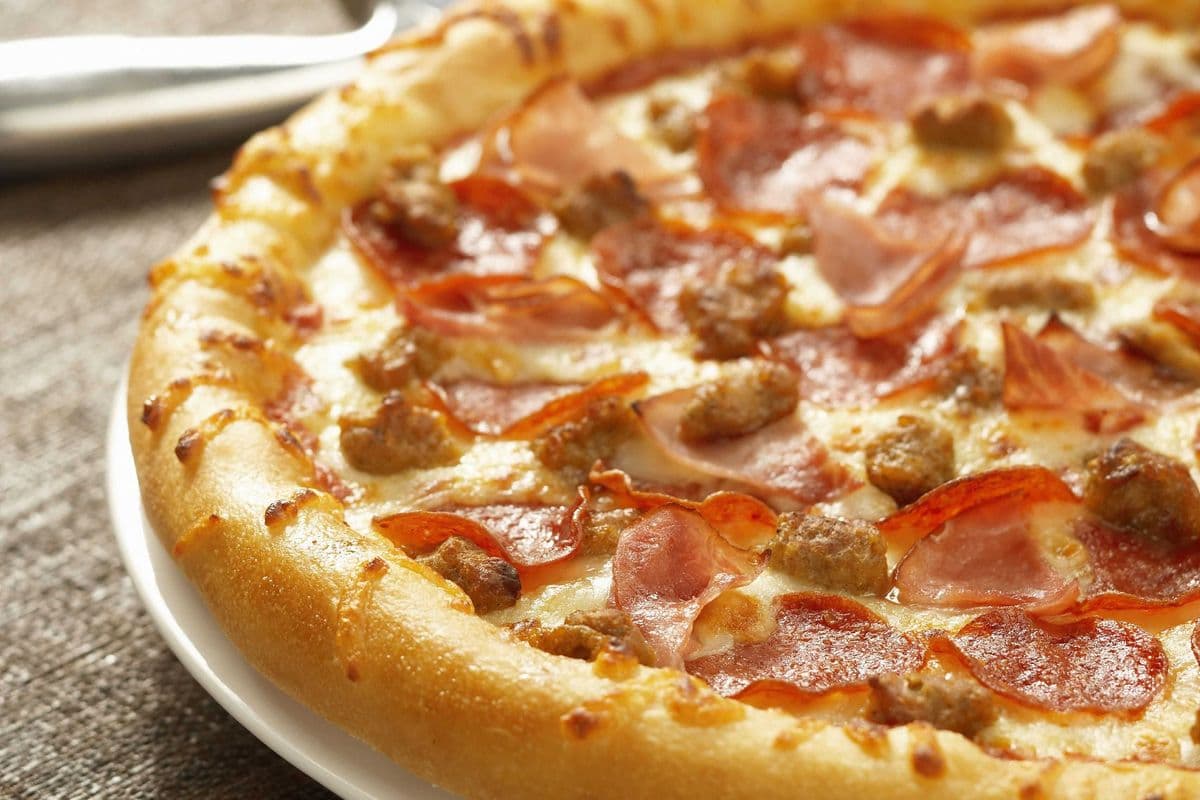 18" Meatzza Pizza