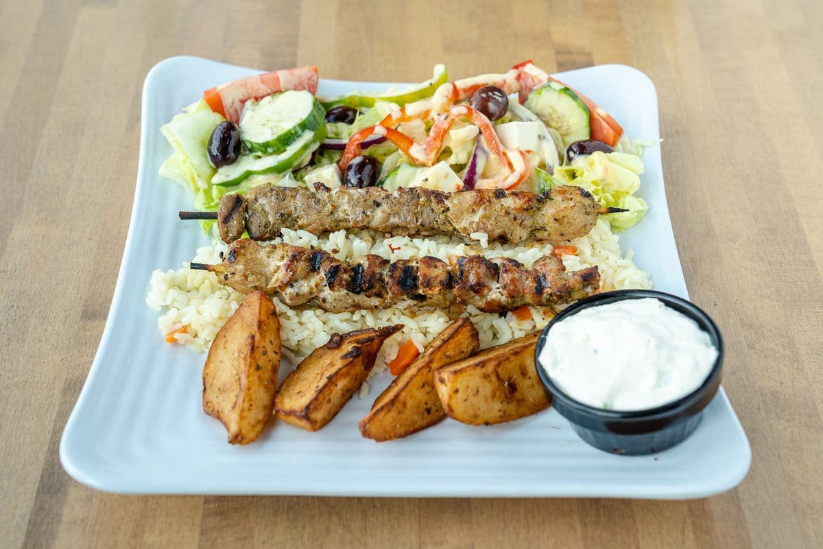 Assiette de souvlaki au porc / Pork Souvlaki Plate