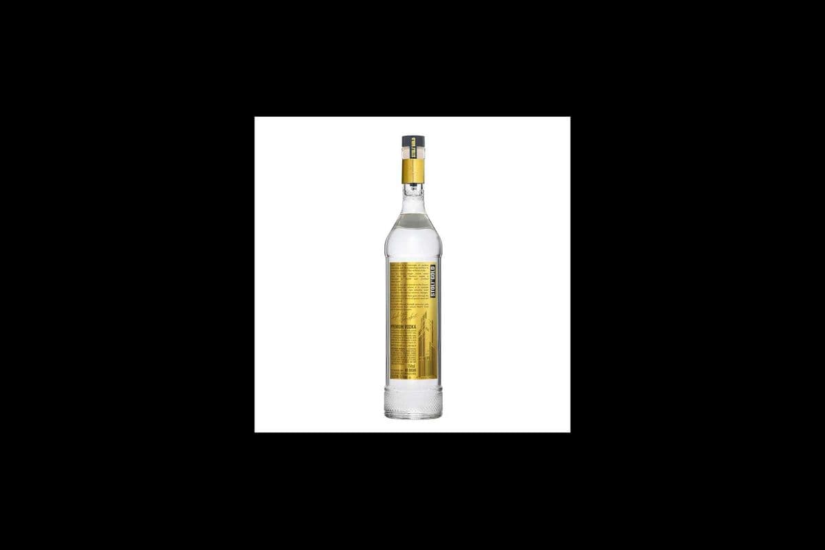 Stolichnaya Gold (750 ml Bottle) (1 x 750ml)