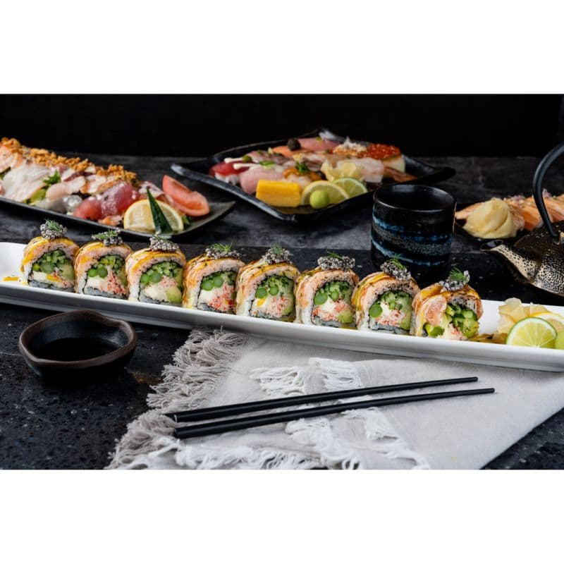 Seared Salmon Roll (8 pcs)