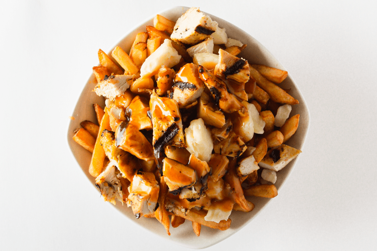 Petite poutine au poulet grillé
