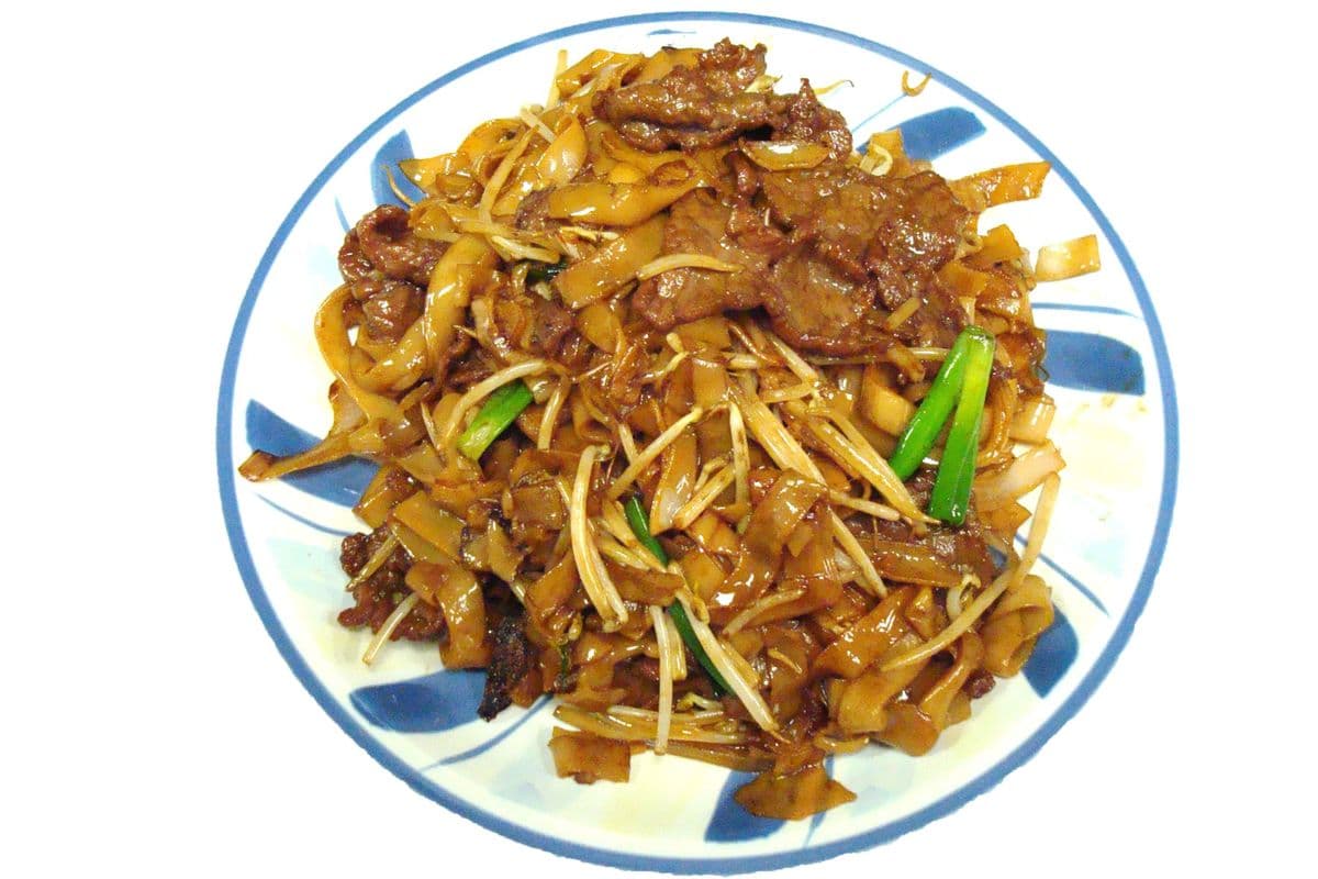 282. Pan-Fried Rice Noodle with Beef and Bean Sprout 干炒牛河