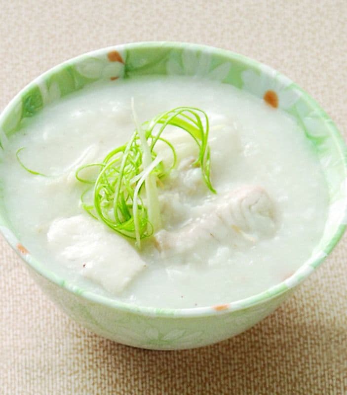 Fresh Fish Slices Congee / 嫩滑魚片粥 (碗).