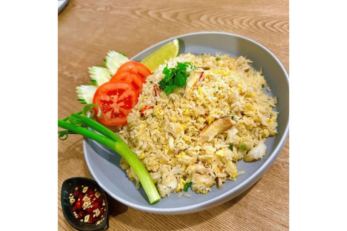 Khao Pad Pu (Crab Fried Rice)