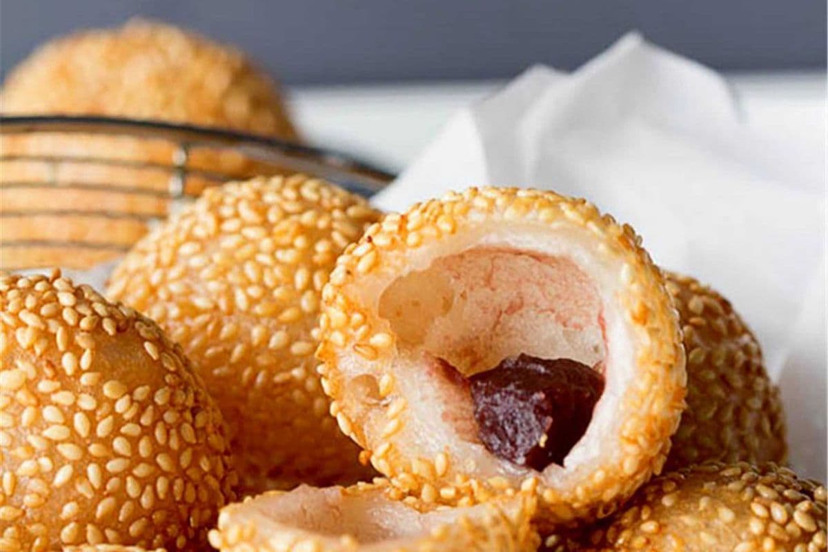 18. Sesame Balls (5 pcs)