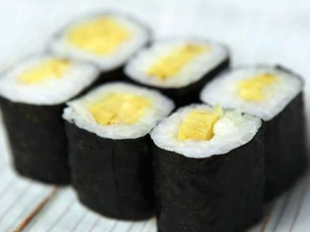 Tamago roll
